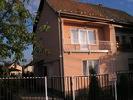 Fels�pakonyban 2 gener�ci�s csal�di h�z